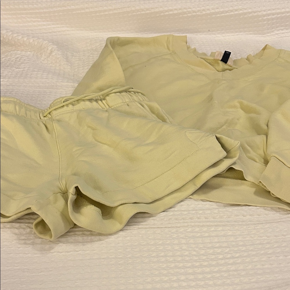 Universal Thread Light Yellow Lounge Set - image 1